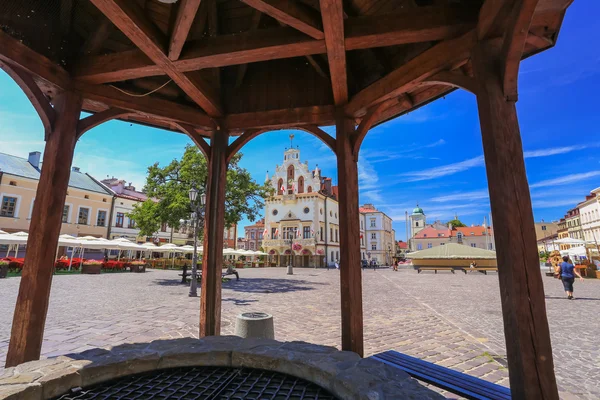 Una vista de la arquitectura histórica de la plaza mein en Rzeszow — Foto de Stock