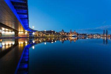 Bir gece, Polonya, waterfront, Chrobry setin Szczecin şehir görünümünü