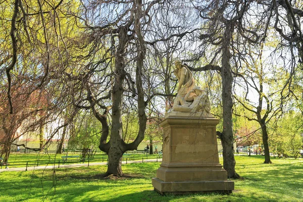 A view of the Planty park the most famous place for walks in Krakow. Poland — Stock Photo, Image