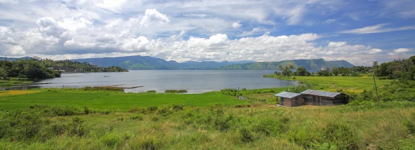 A scenic view of the volcanic lake Toba in Sumatra - Indonesia — Stock Photo, Image