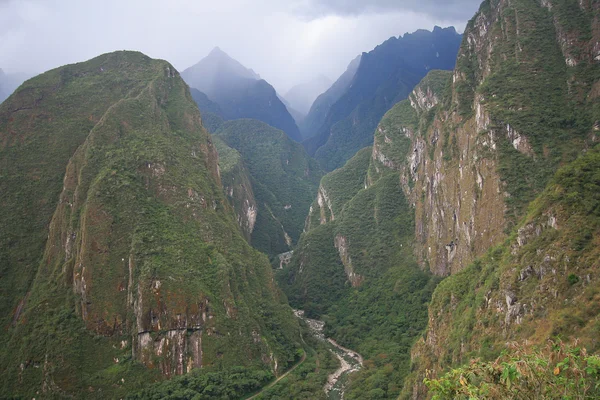 Peru'daki Machu Picchu yakınındaki dağ görünümü