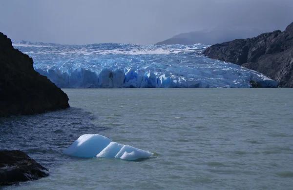 Festői kilátással a gleccserre szürke Patagonia — Stock Fotó