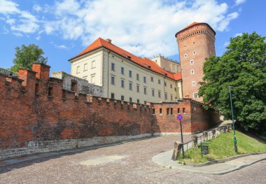 Krakow şehrinde Kraliyet Şatosu görünümünü / Polonya