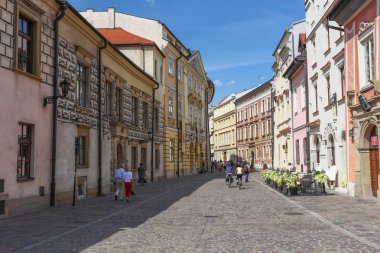 Eski sokakta Krakow görünümünü. Polonya