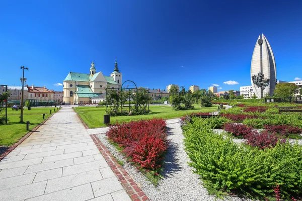 Rzeszow. Veřejné zahrady v centru města. Krajina — Stock fotografie