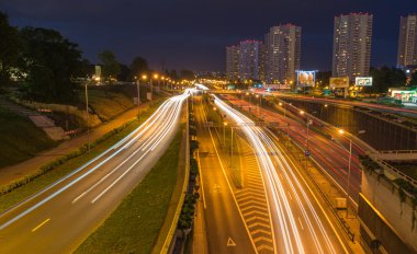 Otoban Katowice gece görünümü 