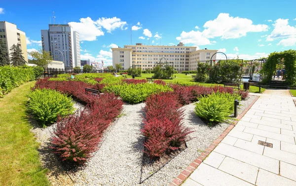 Rzeszow. Publiczny ogród w centrum miasta — Zdjęcie stockowe