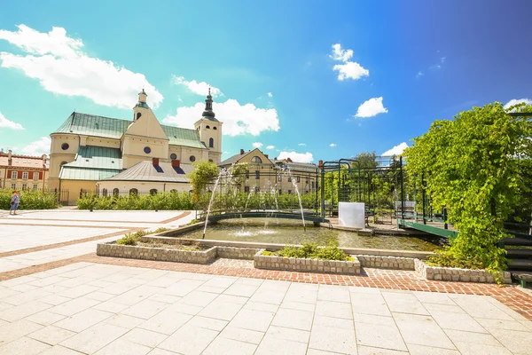 Rzeszow. Publiczny ogród w centrum miasta. — Zdjęcie stockowe