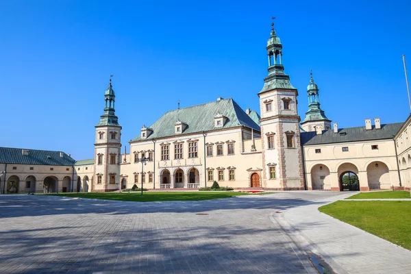 Castelo barroco / palácio em Kielce / Polônia — Fotografia de Stock