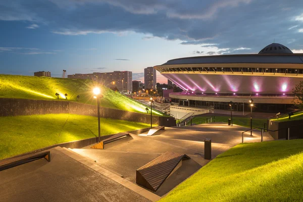 Uluslararası Conferrence Merkezi Katowice gece görünümü