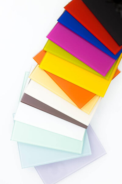 Цветное стекло для внутренней отделки