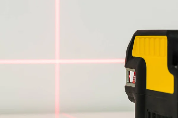Laser Eletrônico Apontando Linhas Retas Verificar Ângulos Pontos Ajuste Fazer — Fotografia de Stock
