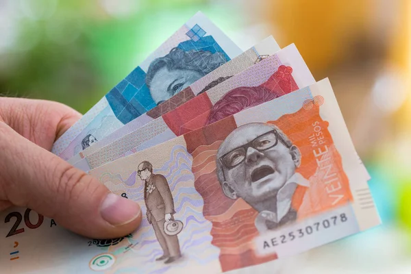 Колумбійські Гроші Рахунки Різних Кількостей — стокове фото