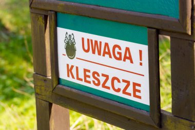 Tik Tik 'lerin dikkatine, Lehçe uyarı panosu 