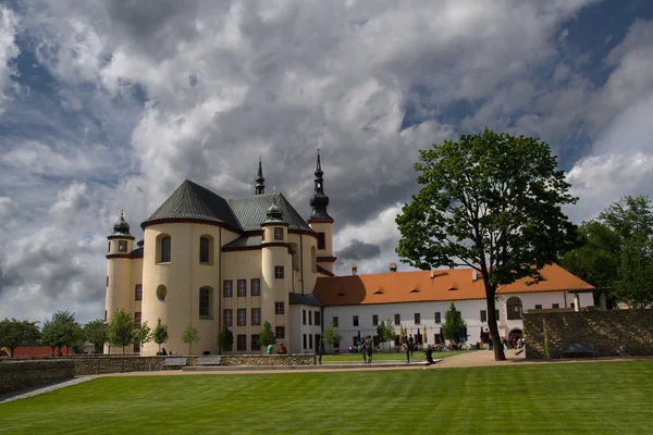 Giardini del Monastero di Litomysl — Foto Stock