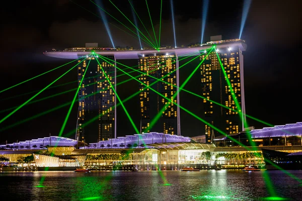 Singapur Marina Bay lazer gece şovu