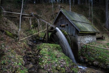 Forrest eski Sloven watermill