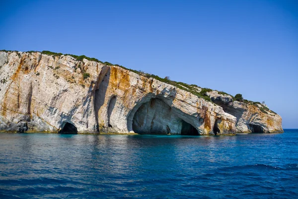 Grottes bleues, falaises sur Zakynthos, vue de la mer bleue — Photo