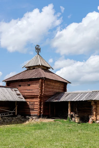 Semiluzhenski kazak ostrog - petit fort en bois en Sibérie — Photo