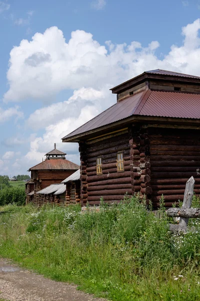 Semiluzhenski kazak ostrog - pequeño fuerte de madera en Siberia — Foto de Stock