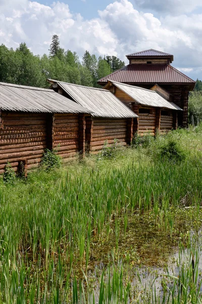 Semiluzhenski kazak ostrog - petit fort en bois en Sibérie — Photo