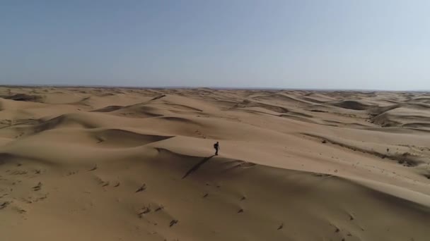 Randonnée Dans Désert Tirer Sur Désert Avec Drone — Video