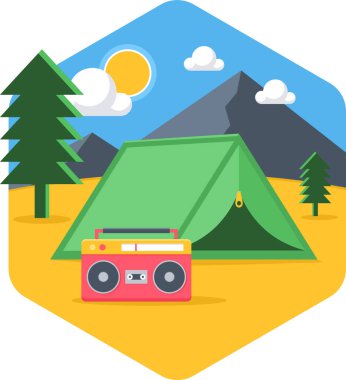 Sırt çantalı kamp çadırı ve manzaranın arka planında bir kamera.