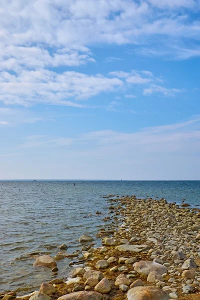 Steinstraße im Meer — Stockfoto