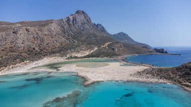 Balos Gölü 'nde turkuaz suyu ve Girit' te Gramvousa ile inanılmaz bir sahil.