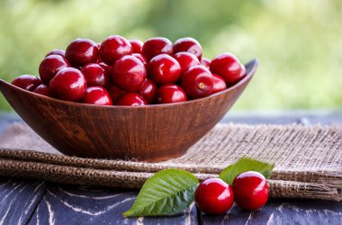 Masada taze kirazlar