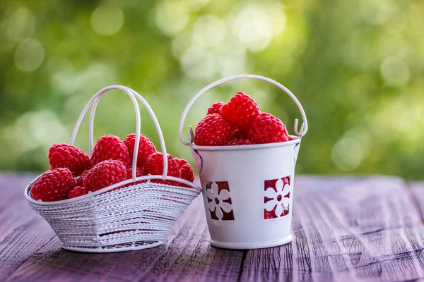 Fresh raspberry outdoors — Stock Photo, Image