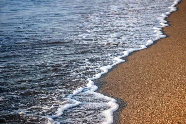 파도가 치는 해변 과바다 — 스톡 사진