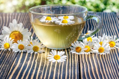Papatya ile bitkisel çay 