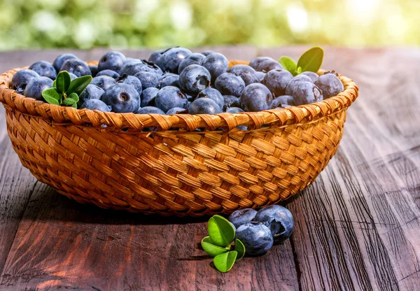 Blueberries  on a old  wooden table. — Stock Photo, Image