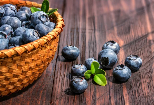 Blueberries  on a old  wooden table. — Stock Photo, Image