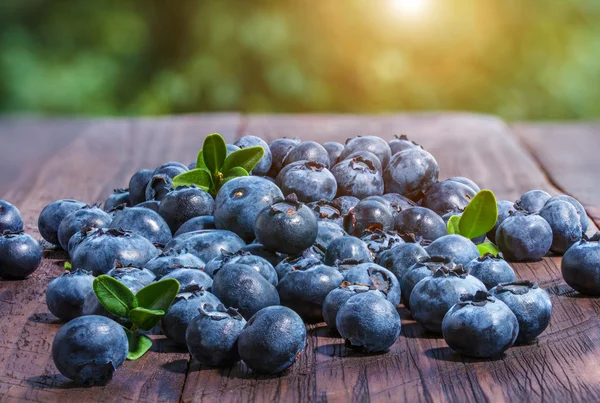 Blueberries  on a old  wooden table. — Stock Photo, Image