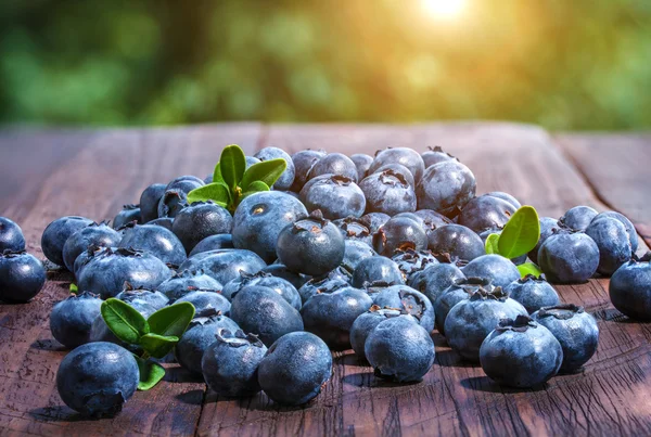 Blueberries  on a old  wooden table. — Stock Photo, Image