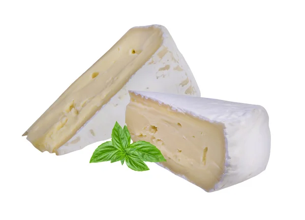 Brie di formaggio e basilico su un bianco — Foto Stock