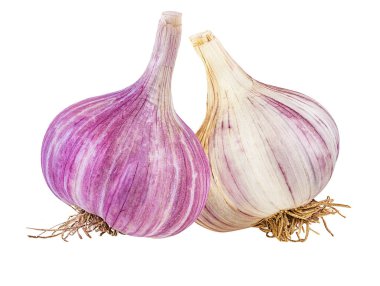  Beyaz arkaplanda sarımsak izole edilmiş.