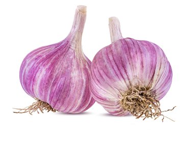  Beyaz arkaplanda sarımsak izole edilmiş.