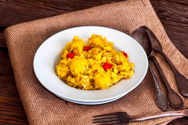 Pequi yemek karmaşık bir şey değil, sadece doğru aletleri kullanmıyorsun..