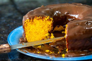 Çikolata soslu mükemmel havuçlu kek..