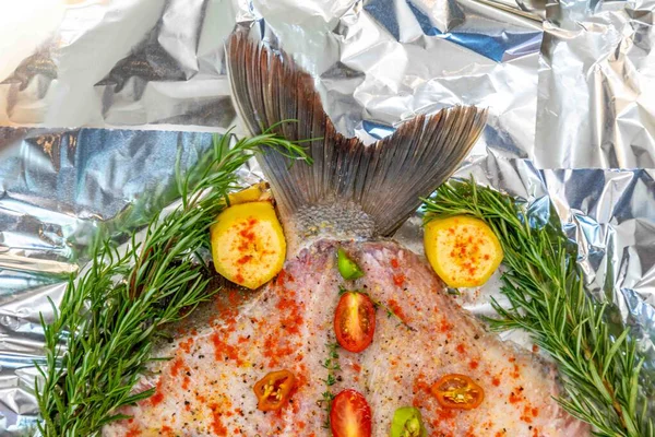 Tambaqui (Colossoma makropomum), Brezilya 'nın Amazon ve Pantanal bölgelerinden tropikal tatlı su balığı..