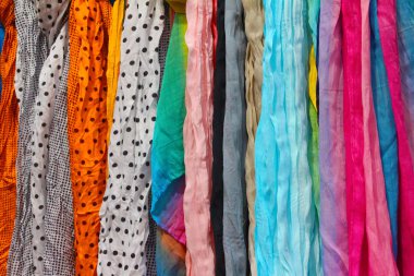 Renk tulum farklı şekillerle