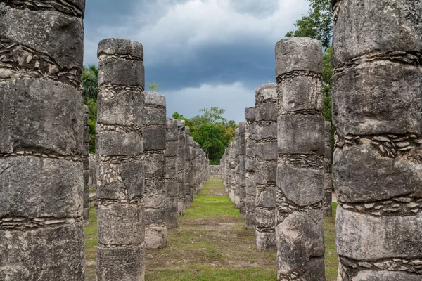 Chichen Itza kolumny, Meksyk — Zdjęcie stockowe