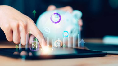 Yenilikçi finansal teknoloji çözümleri yatırım stratejilerini dönüştürme, faiz geri dönüşümlerini artırma ve modern finansal planlama için akıllı dijital araçlarla ekonomik büyümeyi teşvik etmektedir..