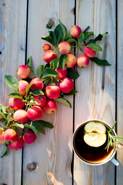 Tea with apple