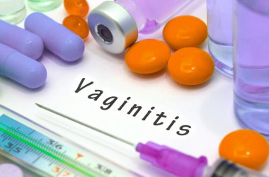 Vajinit - beyaz bir kağıt parçası üzerinde yazılı tanı
