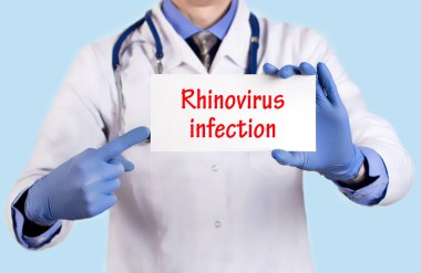 Doktor bir kartı ile tanı - rhinovirus enfeksiyon adını tutar