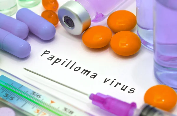 Вирус папилломы - диагноз написан на белом листе бумаги — стоковое фото